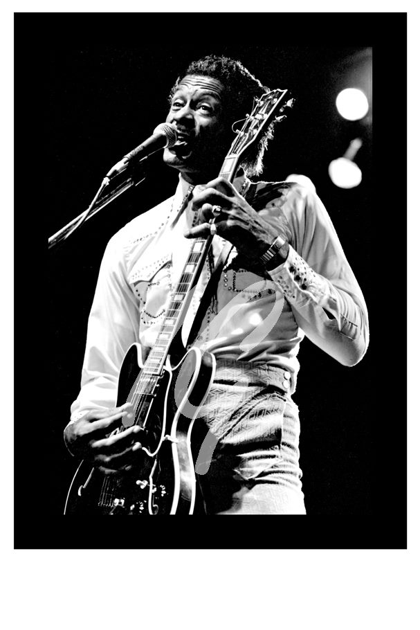 CHUCK BERRY #2    (9.3" x 6.2"  &   11.5" X 8" )