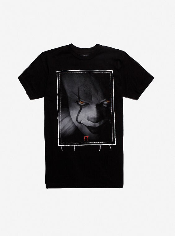 IT - CLOSE UP FACE ..... XL
