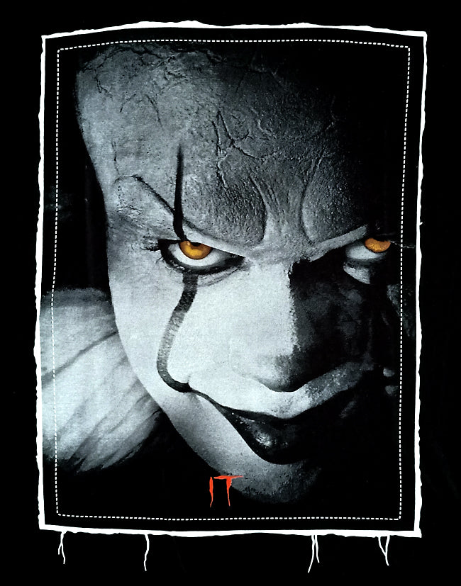 IT - CLOSE UP FACE ..... XL