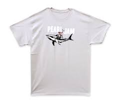 PEARL JAM UNISEX T-SHIRT: SHARK   ..... L