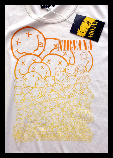 NIRVANA - MANY HAPPY FACES WHITE ..... M / L