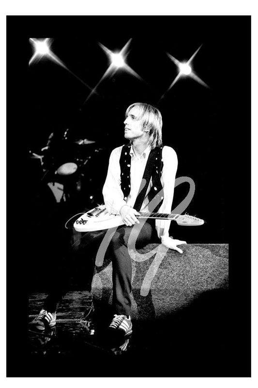 PETTY, TOM   #4    ( 11" x 6.5" & 12" x 8" )